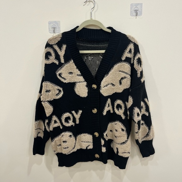 Brand new sweater. - Picture 1 of 4